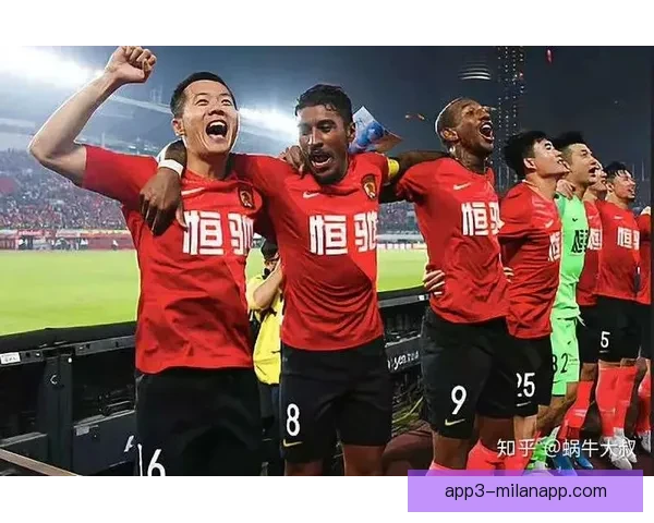 足球直播焦点战上港迎战恒大巅峰对决全程精彩呈现决定赛季走势 足球直播焦点战上港迎战恒大巅峰对决全程精彩呈现决定赛季走势